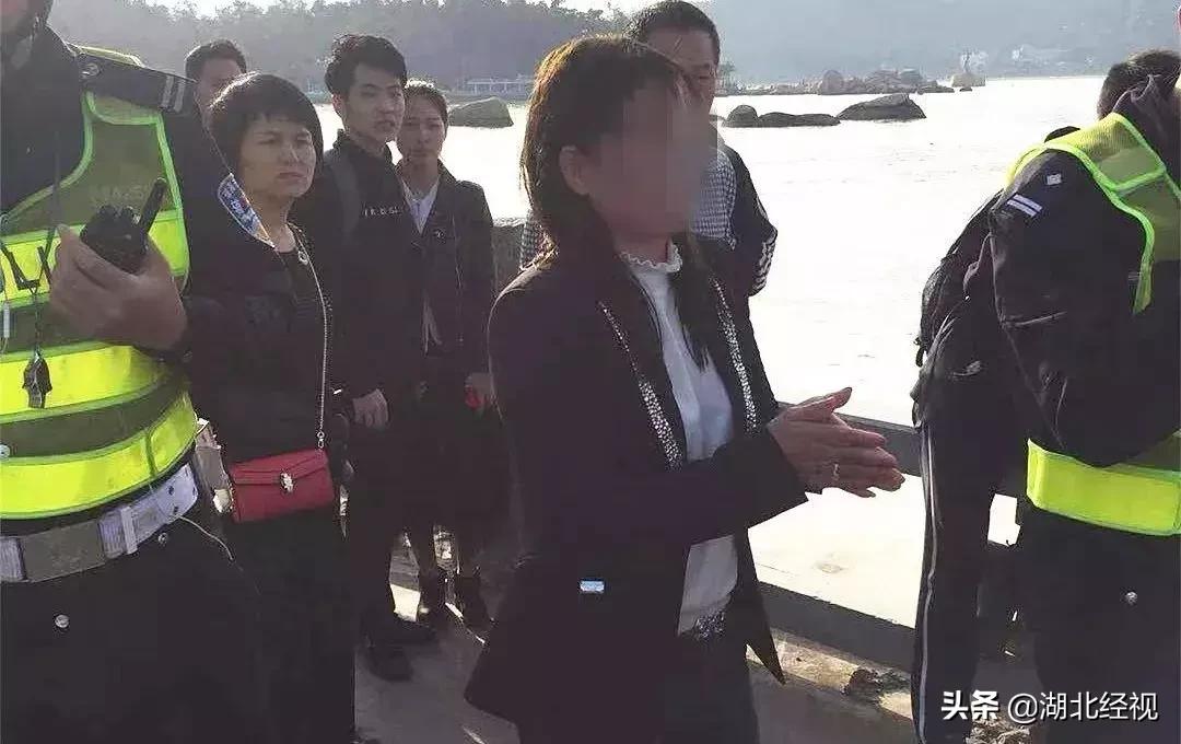 车子撞到石墩怎么理赔需要报交警吗车子撞到石墩如何理赔？是否需要报警处理？